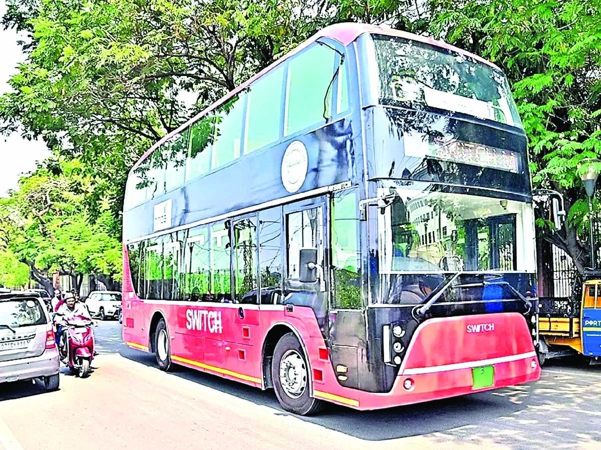 HMDA electric double decker buses