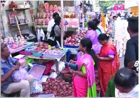 Markets crowded for Diwali shopping